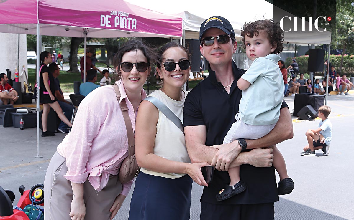 Alejandra Salazar, Karen López, Héctor Salazar y León Salazar