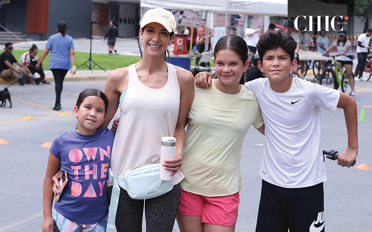 Eugenia Calderón, Adriana Valdez, Marian Calderón y José Ignacio Calderón