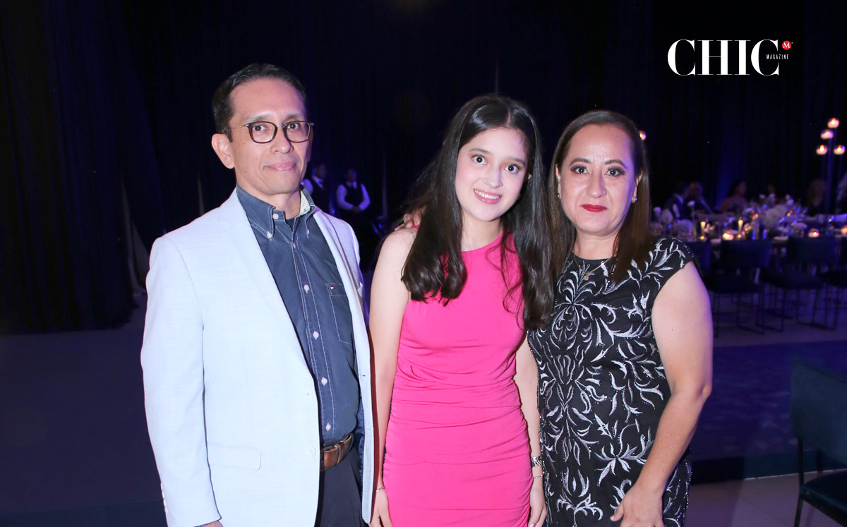 Héctor, María y Mayra