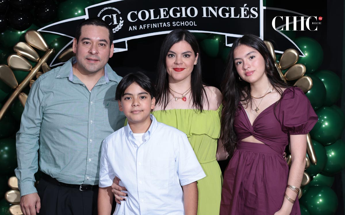 Manuel, Marisol, Natalia y Manuel