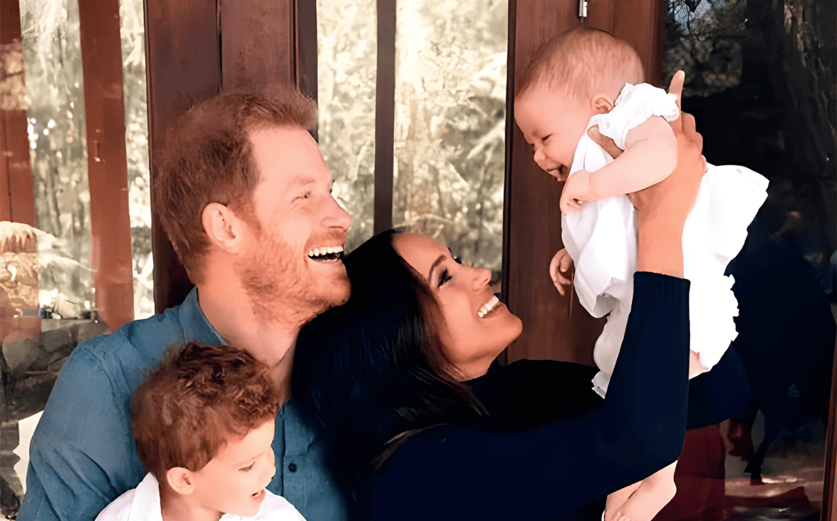 ¿Regresa a Reino Unido? El plan de Harry para la educación de Archie y Lilibet tras reunión con el Rey Carlos III (Foto: X)