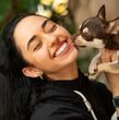 Señales de que tu perro te ve como su mamá o papá (Foto: Freepik)