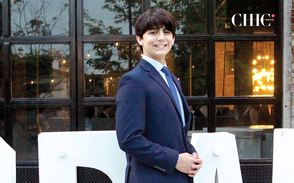 Alonzo Gutiérrez orgulloso de concluir una etapa más en su formación académica