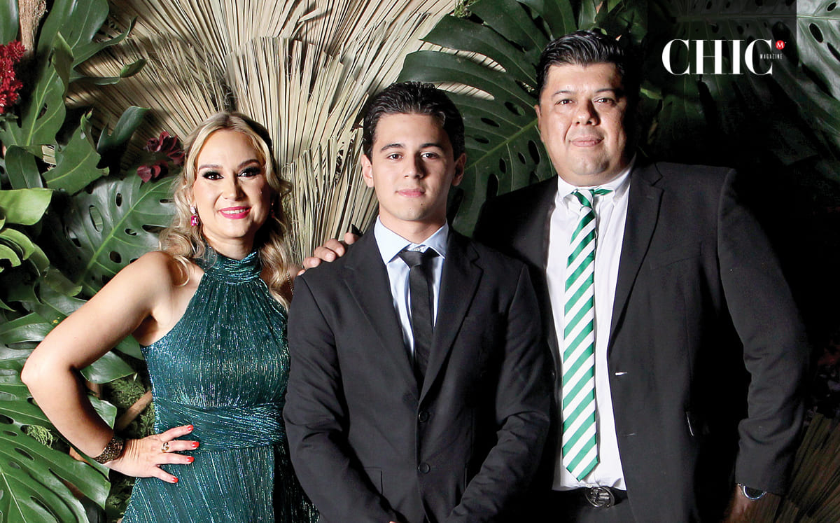 Ingrit Siordia, Nelayk Domínguez y Nelayk Domínguez orgullosos de compartir la celebración en familia