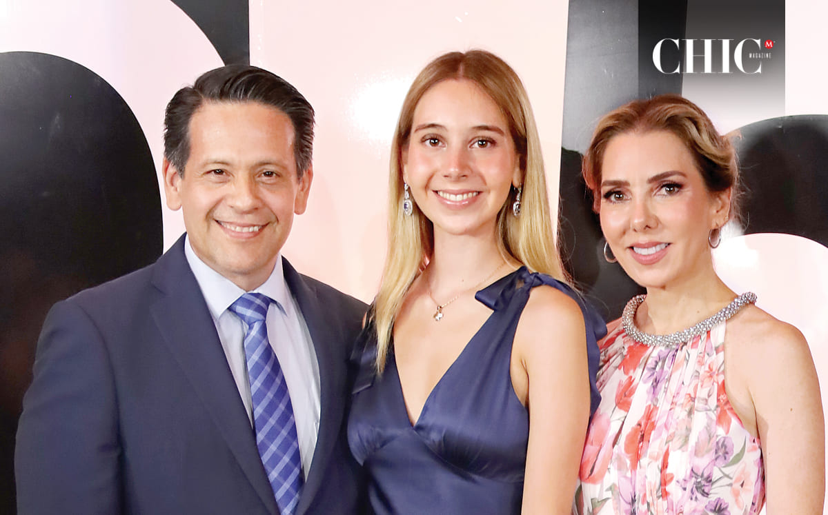 Luis Fernando González, Sofía González y Cristina Villarreal