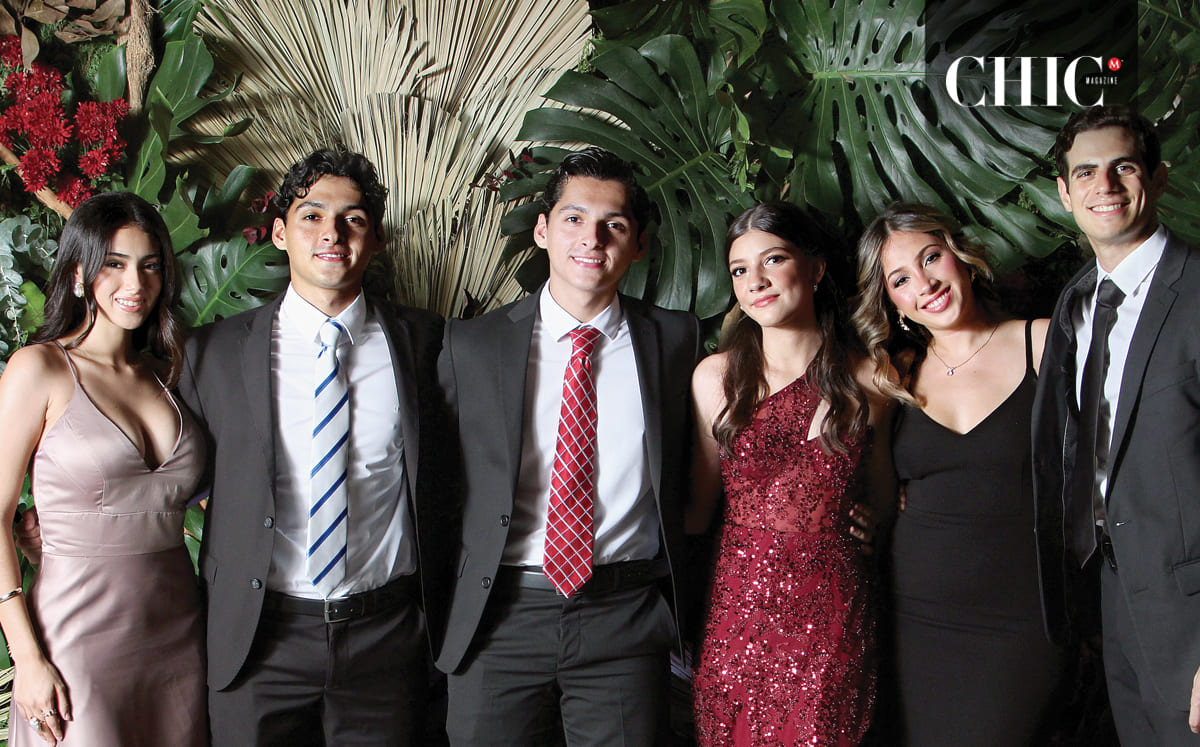 Melissa Meráz, Evaristo Meraz, Juan Pablo Meraz, Luna Rebolledo, Marian Meráz y Camilo Manzur disfrutaron su fiesta de graduación