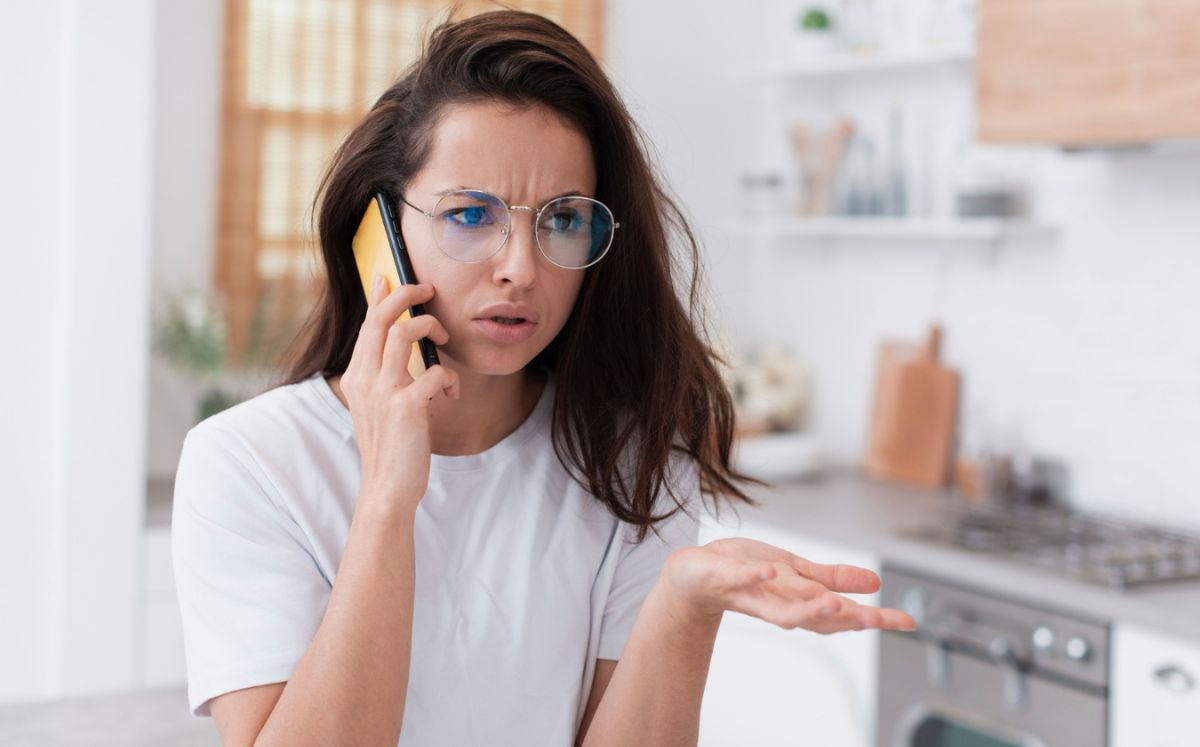 Palabras que debes evitar en llamadas para evitar fraudes (Foto: Freepik)