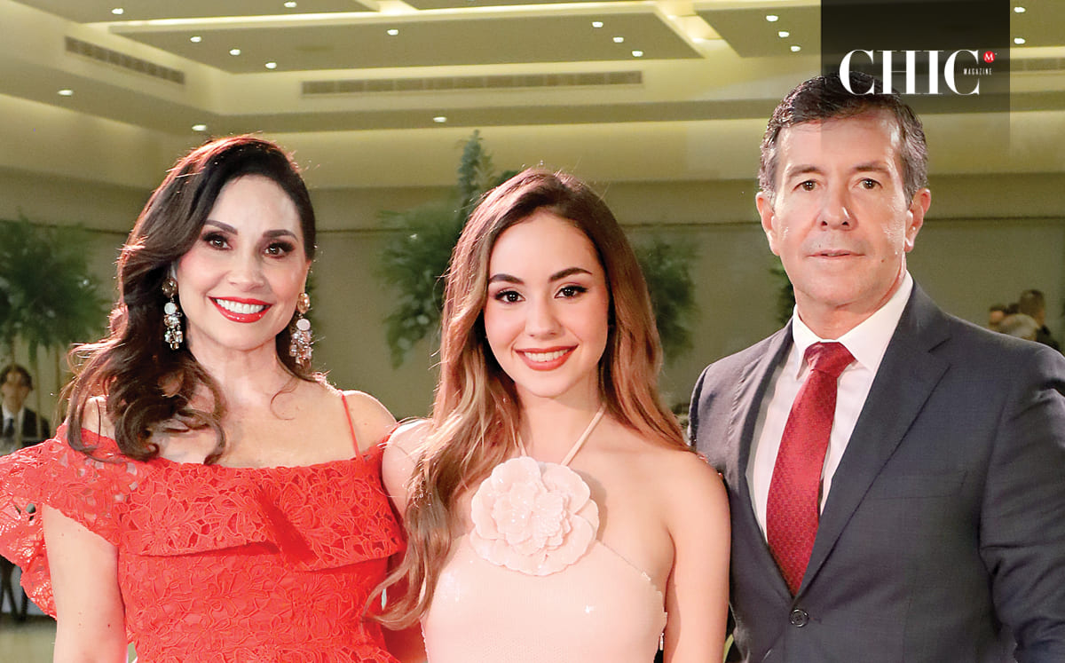 Rebeca Salazar. Natalia Fernández y Alejandro Fernández se unieron al ambiente de celebración
