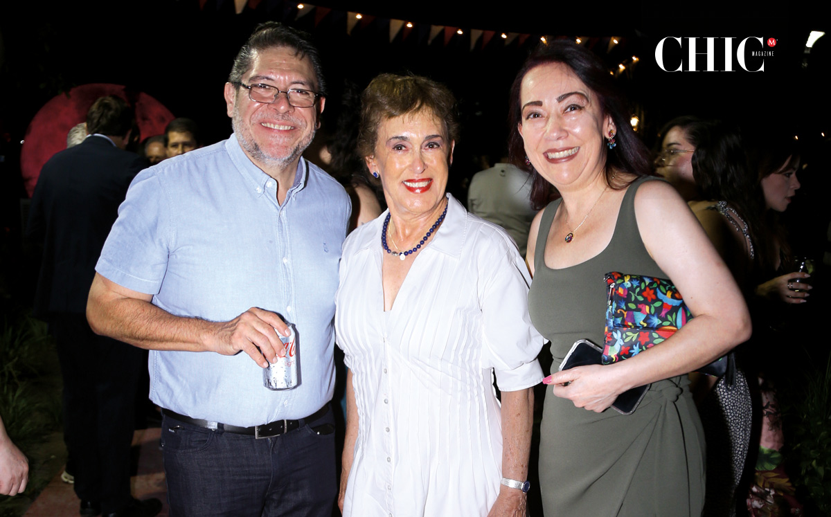 Paul Maya, Susana Canales y Karla Villarreal