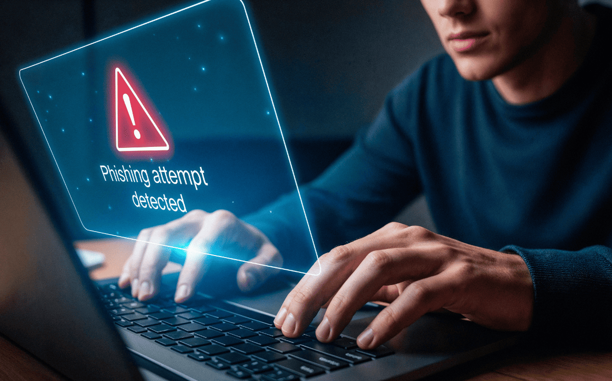 Nuevo malware ataca a Android y iPhone: así roba fotos y datos bancarios (Foto: Freepik)