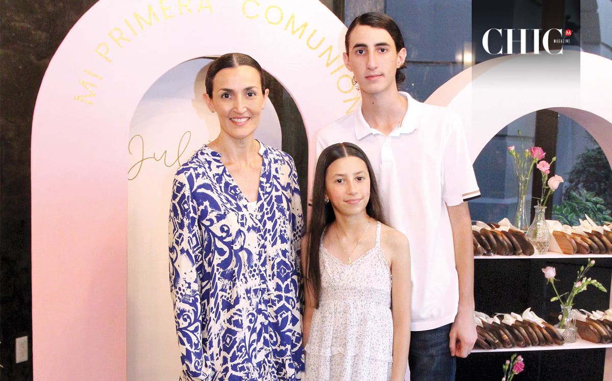 Bárbara De Hinojosa, María José Hinojosa y Carlos Hinojosa