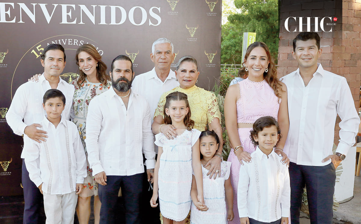 Iván Gómez, Marcelo Gómez, Mercedes Ortiz, Omar Gómez, Óscar Gómez, Hilda Del Ángel, Montse Gómez, María José Gómez, Rocío Figueiredo, Óscar Gómez