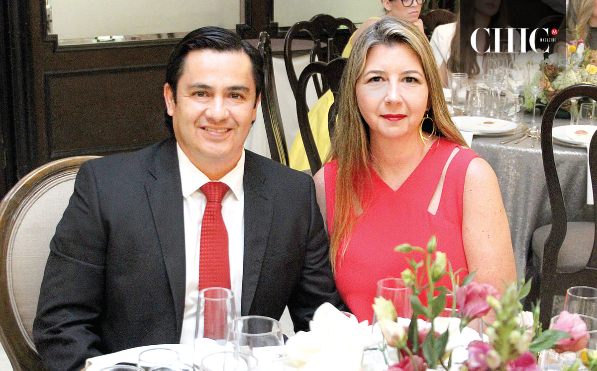 Luis Núñez y Carmen Eli De La Garza degustaron un menú a cargo de la cocina del club