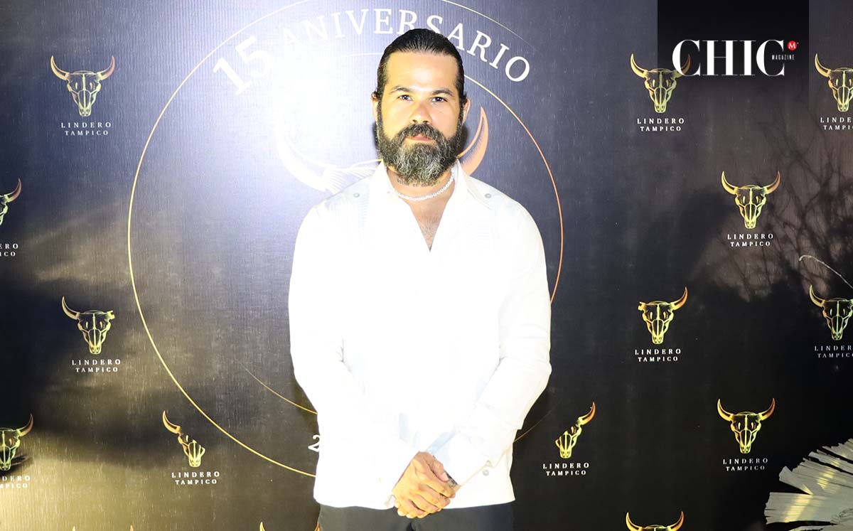 Ómar Gómez compartió un mensaje: "Mamita y papito, los felicito por estos 15 años de tanto trabajo, nos sentimos muy orgullosos, los amo”.