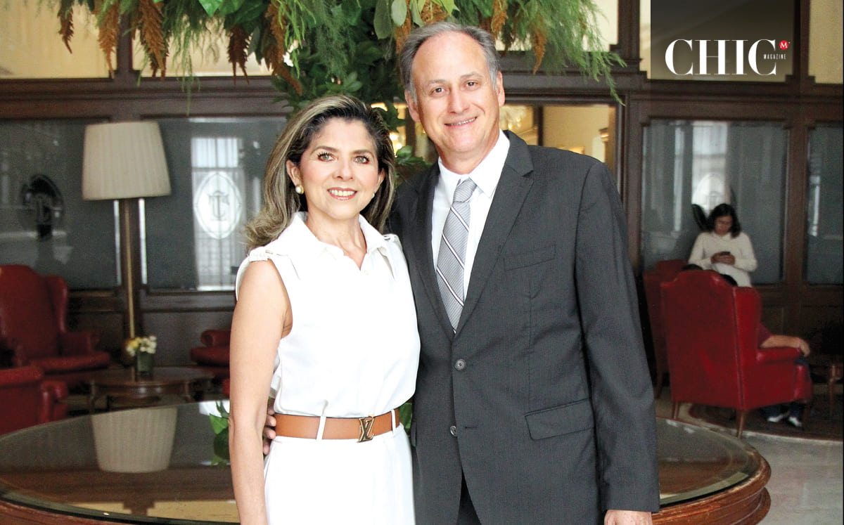Roxanna De Gutiérrez y Fernando Gutiérrez nos regalan sus mejores sonrisas