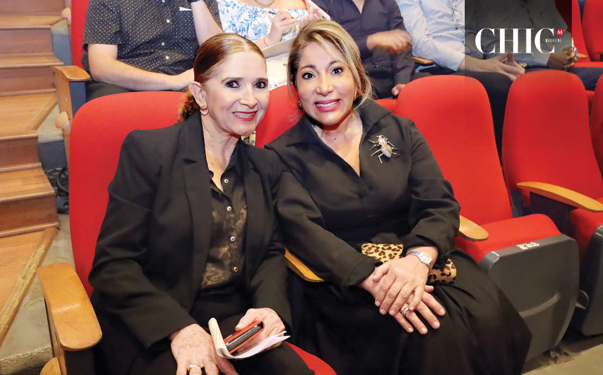 Sonia Del Ángel y Maritoni Martínez disfrutaron de esta historia de humor y emoción con el acompañamiento de la Orquesta Sinfónica de la UAT