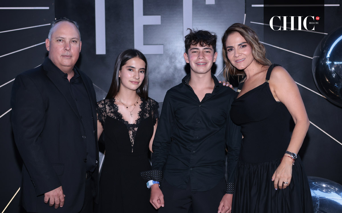 Gerardo, Isabela, Santiago y Gisela