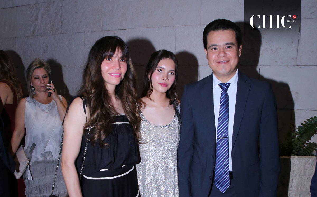 Karla, Regina y Ángel