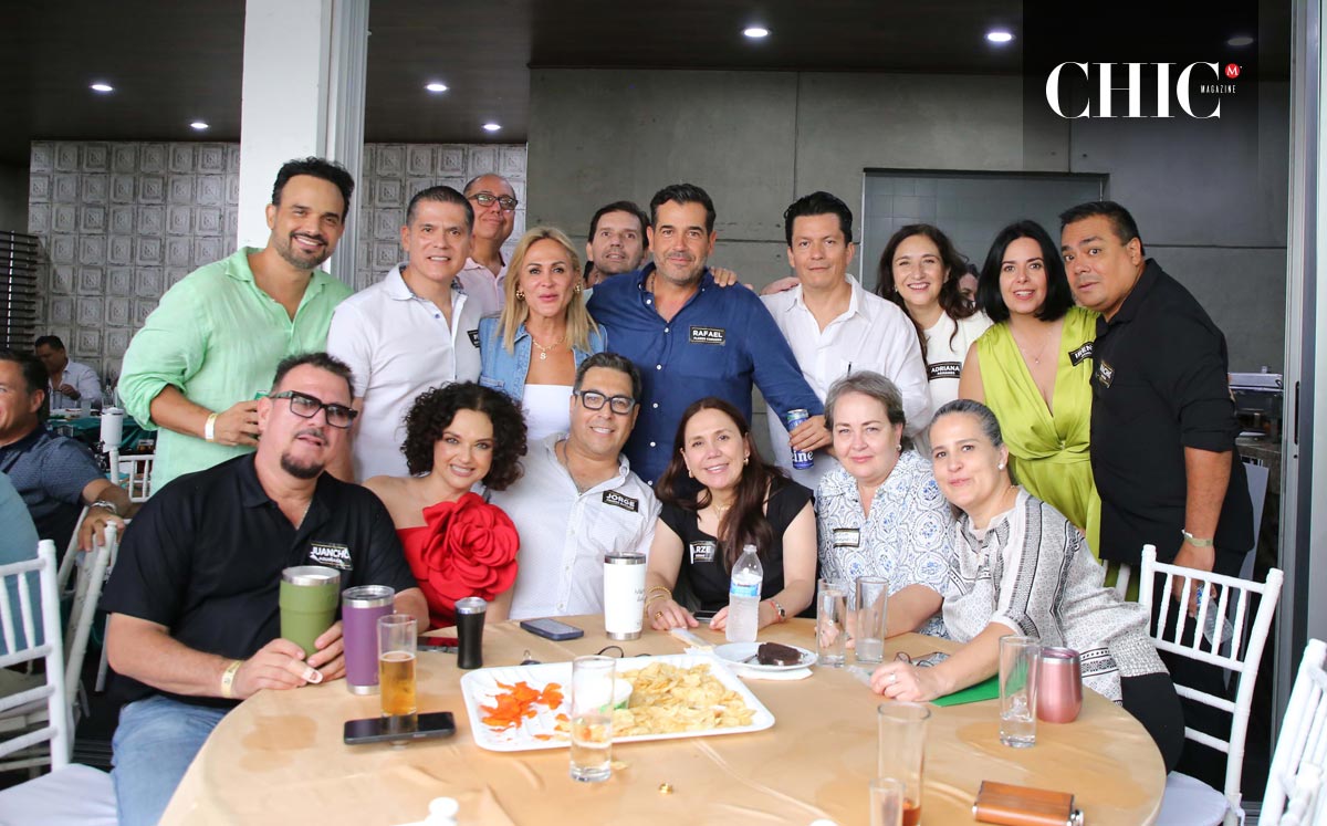 Paco, Pepe, David, Sonia, Miguel Ángel, Rafael, Sergio, Adriana, Irene, Nachón, Juancho, Gretel, Jorge, Narze, Adela y Mónica