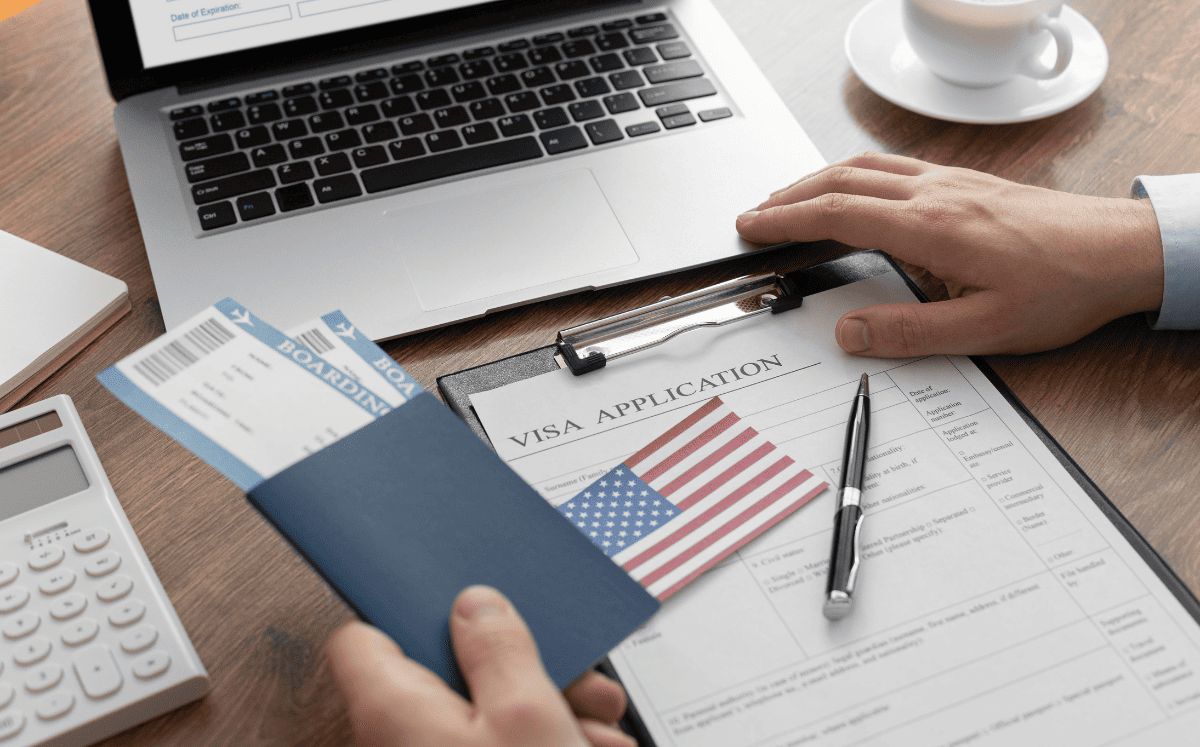 ¿Solicitarás una visa estadounidense este 2025? Estas personas no pagarían los $250 dólares extra en su trámite  (Foto: Freepik)