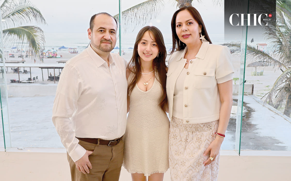 Aldo Barrios, Isis Barrios y Gabriela Torres en el Hotel Arenas del Mar
