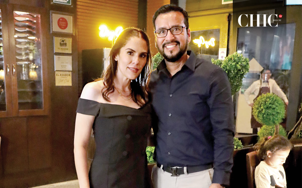 Vero De Urbina y Jorge Urbina felices de festejar el cumpleaños de Gabriel