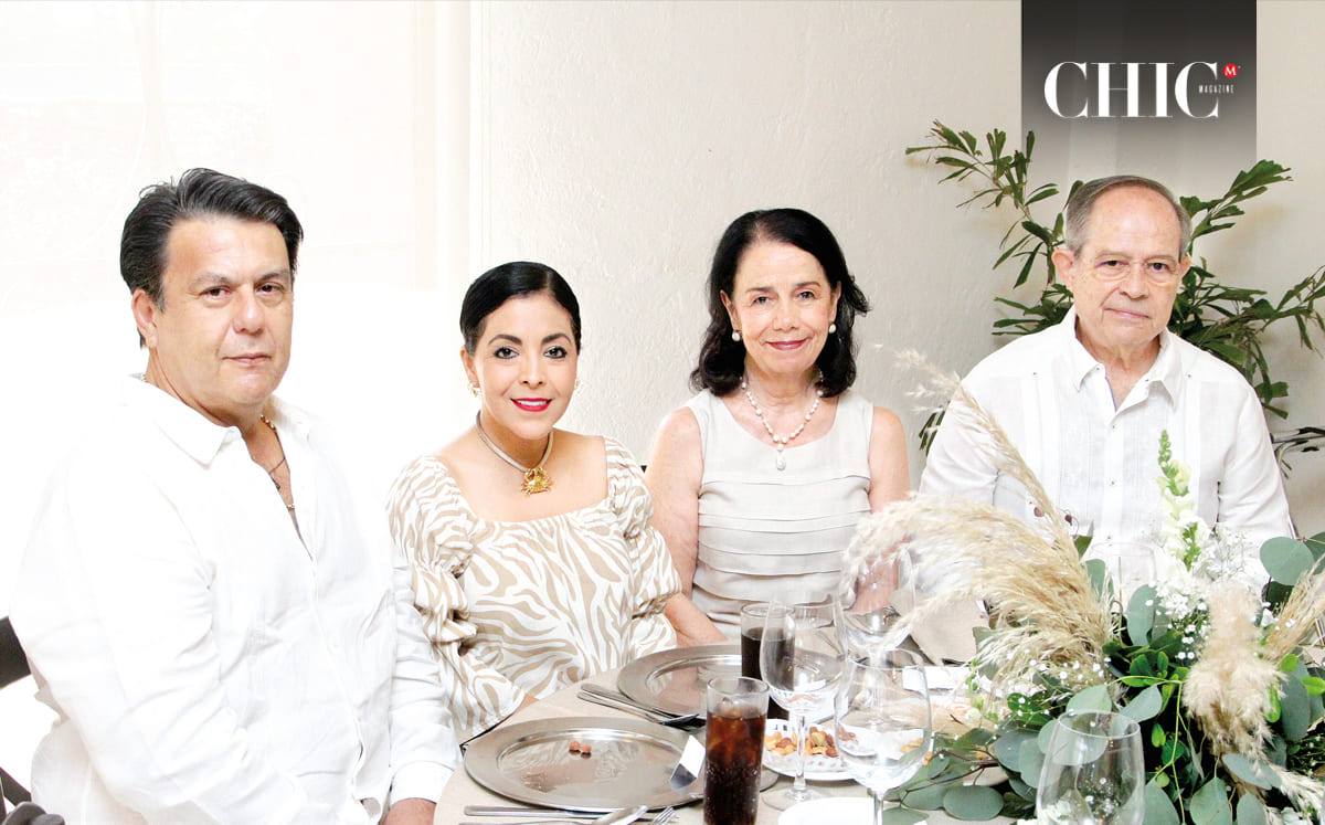 Marcelino Palacios, Eunice De Palacios, Margarita De Morales y Leopoldo Morales
