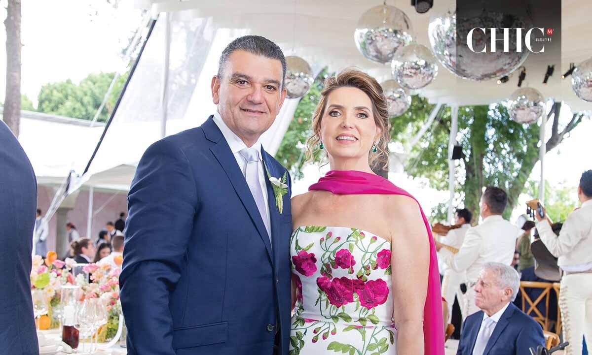 Papás del novio. Martín Ibarreche y Marcela Chávez