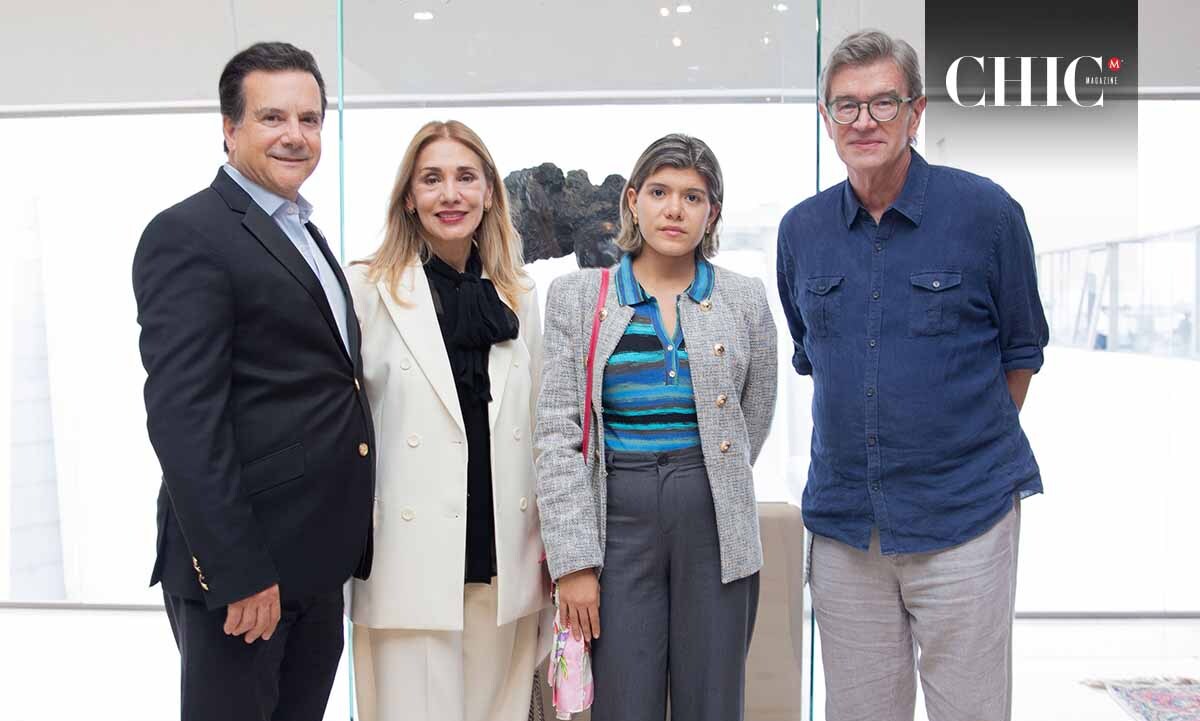Enrique Navarro, Gabriela Navarro, Claudia De Navarro y Robert Smith