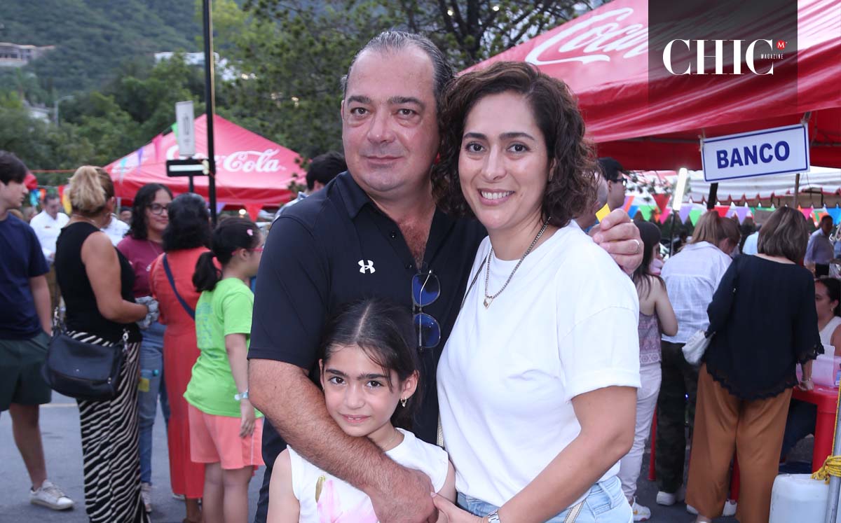 Arturo Páez, Carla Reyes y Elena Paéz