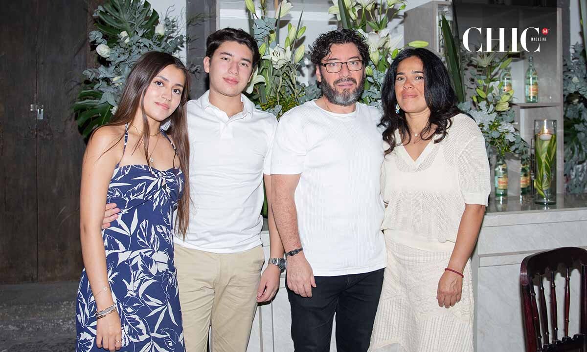 Leilani Vera, Juan Pablo Cabrera, Alberto Cabrera y Alexia Pacheco
