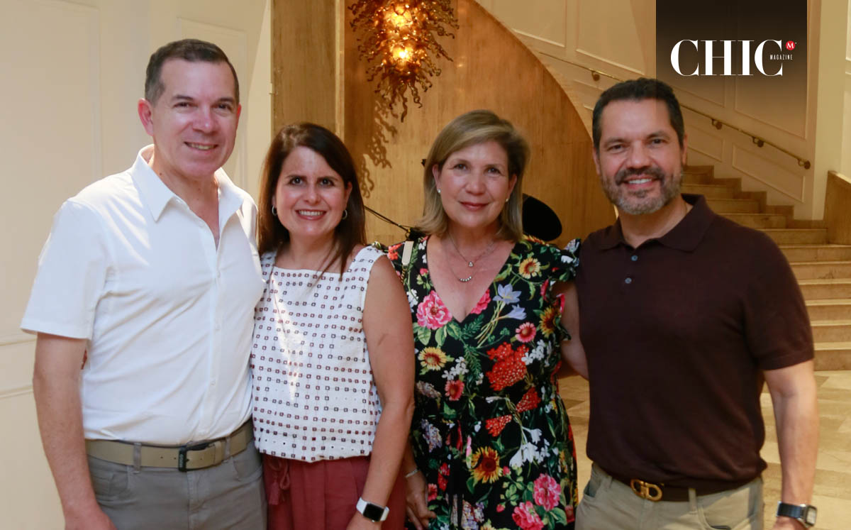 Enrique Muret, Celina Fernández de Muret, Esperanza Llaguno y Francisco García Sirilo