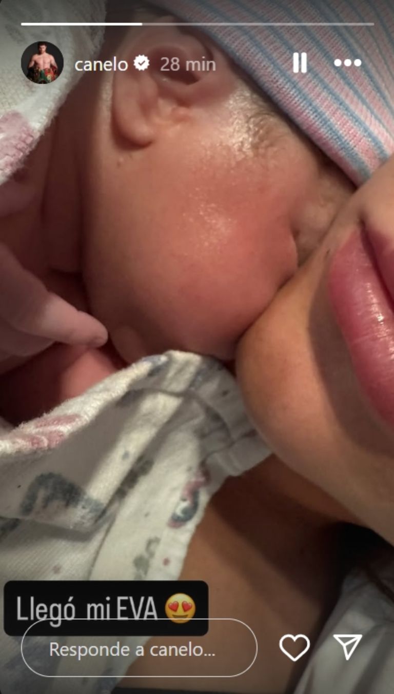 La foto que Canelo Álvarez compartió con Fernanda Gomez y su hija Eva Victoria (Instagram)