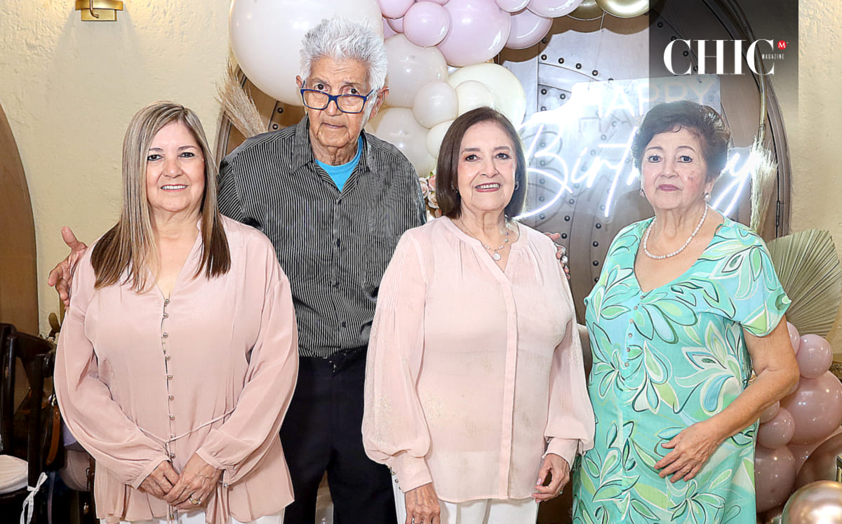 María Elena Peña, Ernesto Cortés, Alma Miriam Cortés y Abigail García