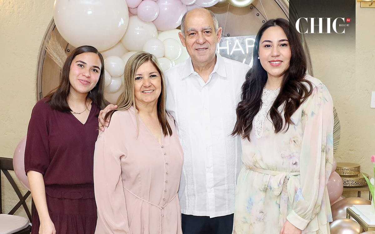 Miriam Peña, María Elena De Peña, Orlando Peña y Karla Peña posaron para nuestra lente