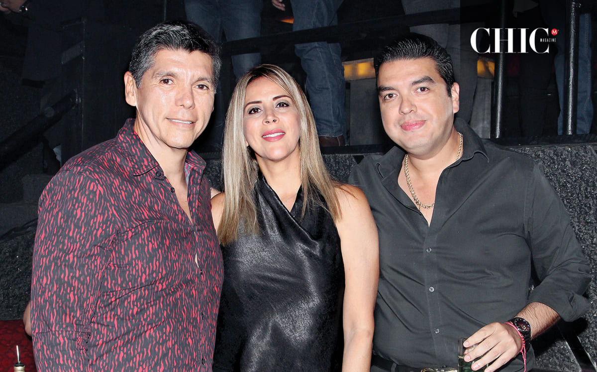 Roberto Manzano, Elizabeth López y Adrián Fuentes posaron para nuestra lente