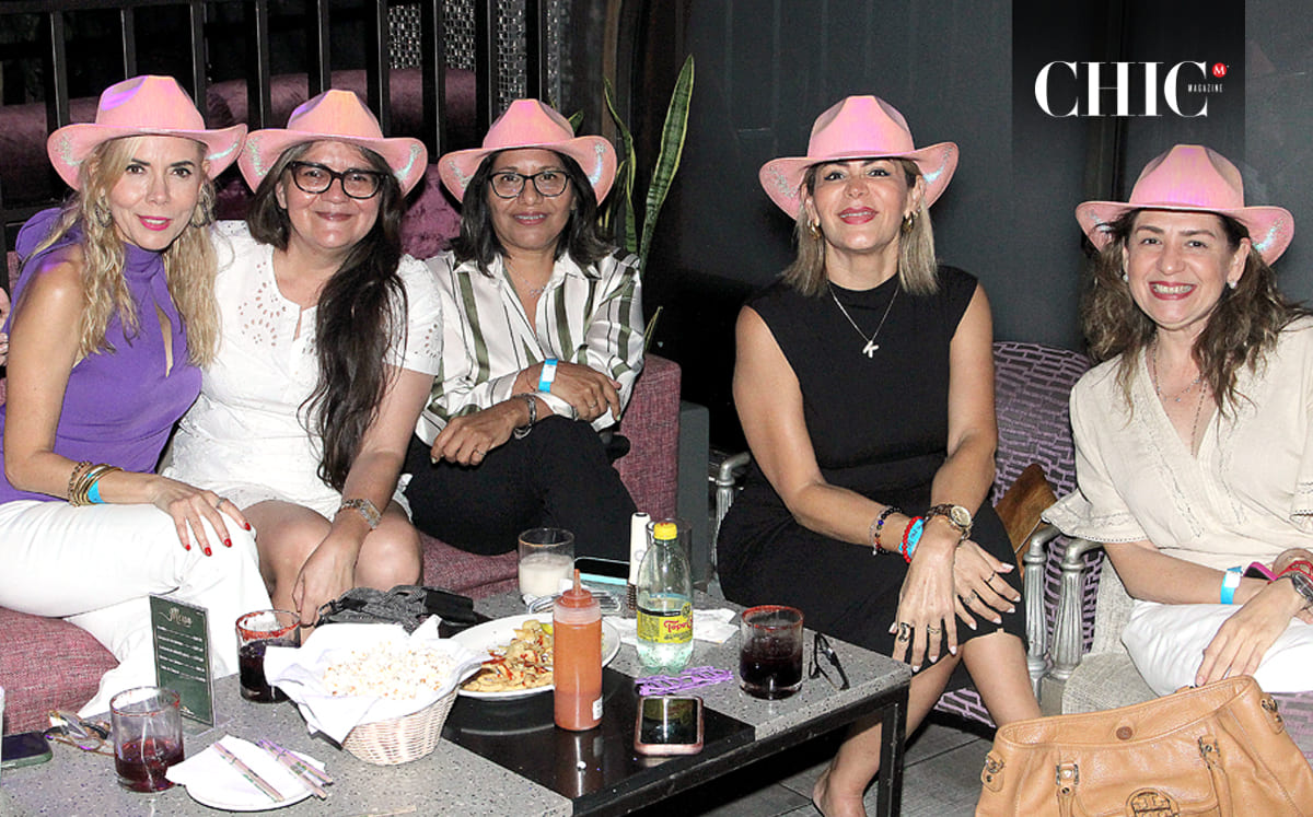 La noche de karaoke se disfrutó al maximo