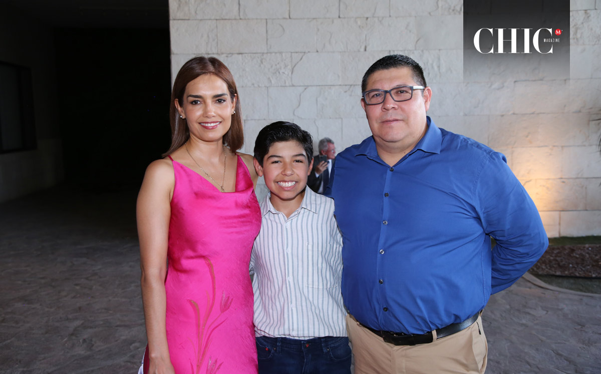 Maritza, Gustavo y Gustavo