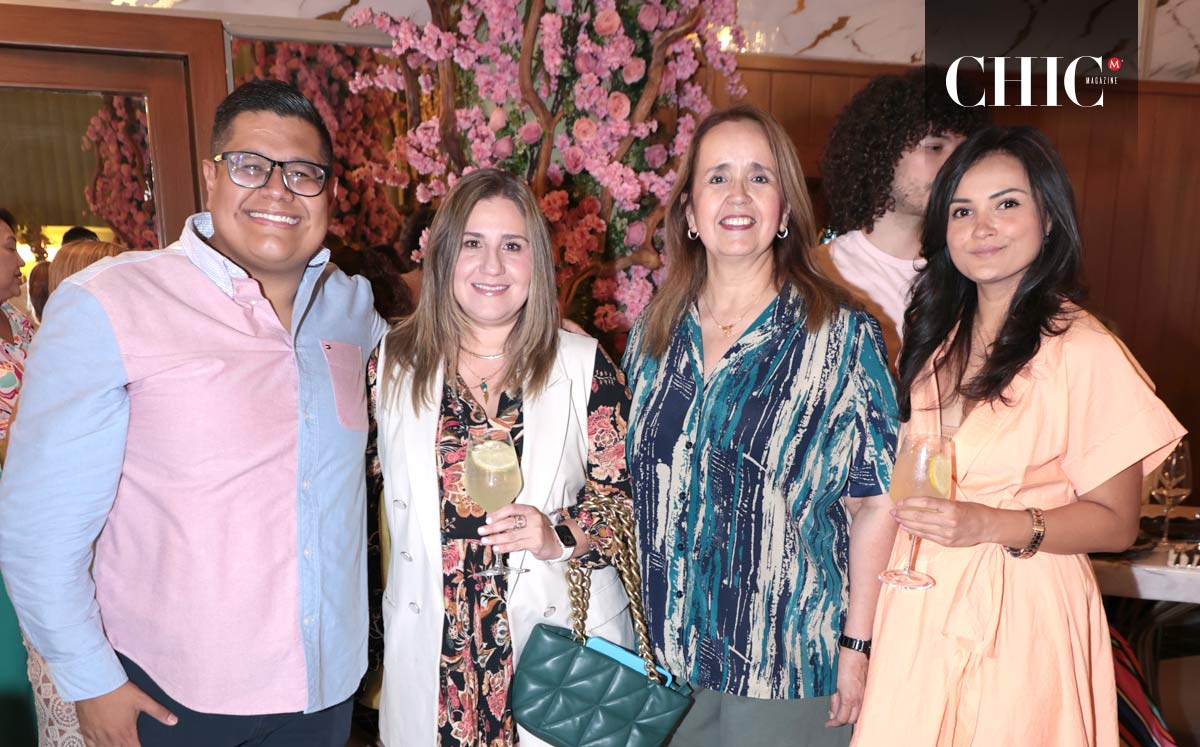 Caleb Espino, Priscila, Lupita Richards y Natalia Hoyos