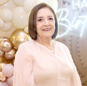 Alma Miriam Cortés disfrutó su cumpleaños rodeada de sus seres queridos.