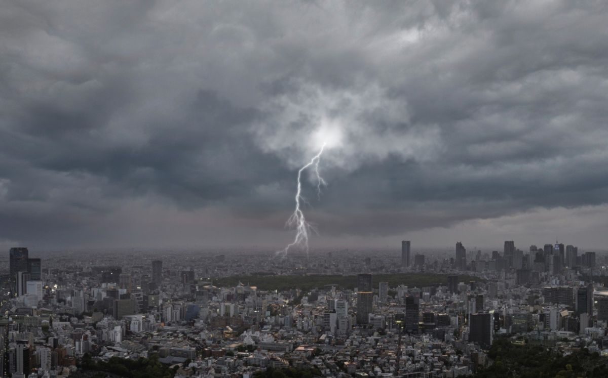 ¿Habrá una tormenta negra en CDMX? Qué es y cómo prevenirse (Foto: Freepik)