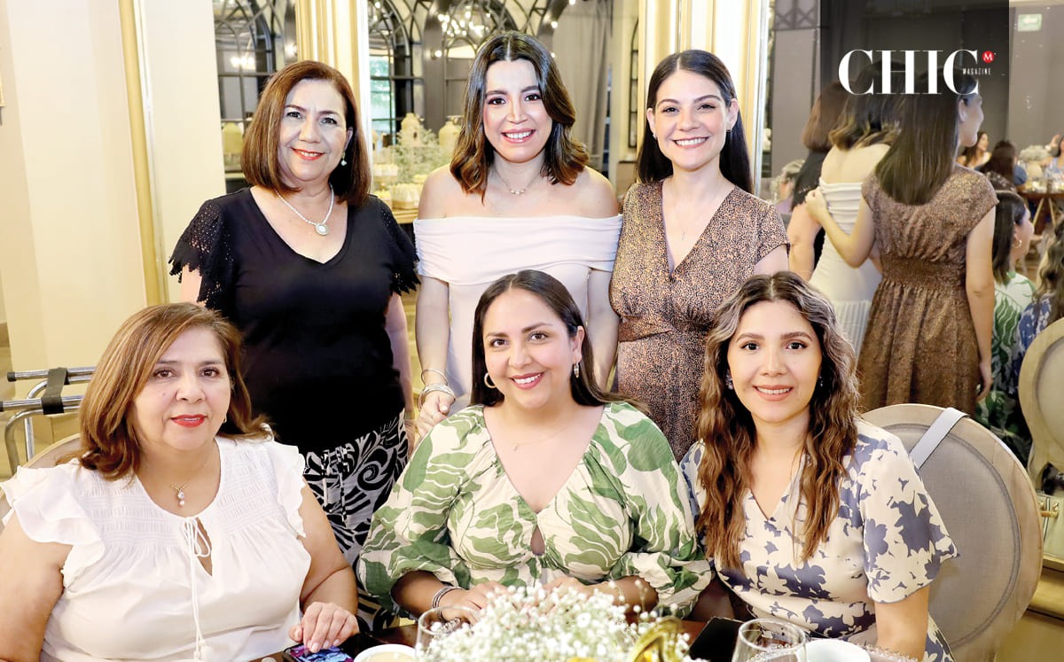 Nidia Cabrera, Karely Castillo, Ana Victoria Becerra, Socorro Alba, Karla Valderrama y Ximena Del Ángel