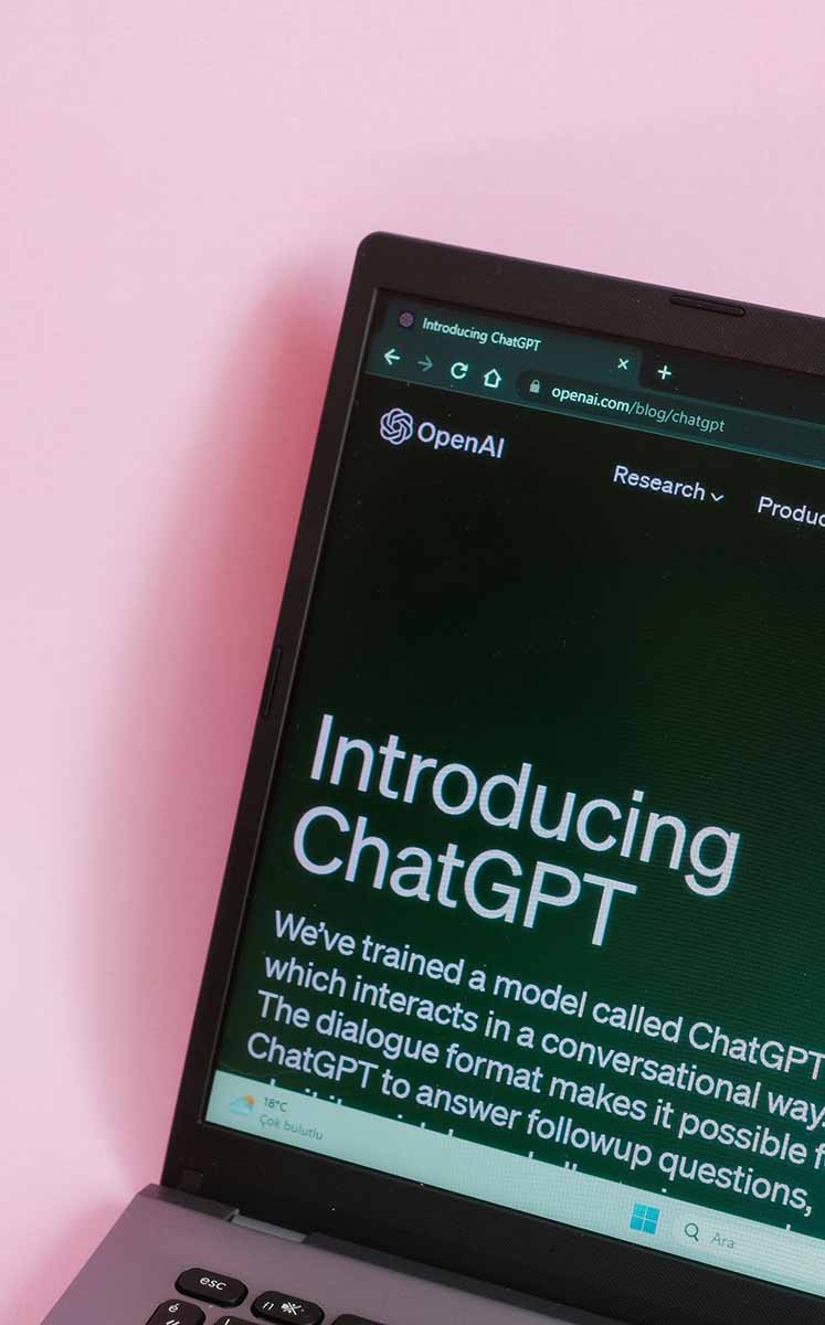 Al compartir tus conversaciones de ChatGPT puedes exponerte a que más personas accedan a información sensible. (Foto: Pexels)