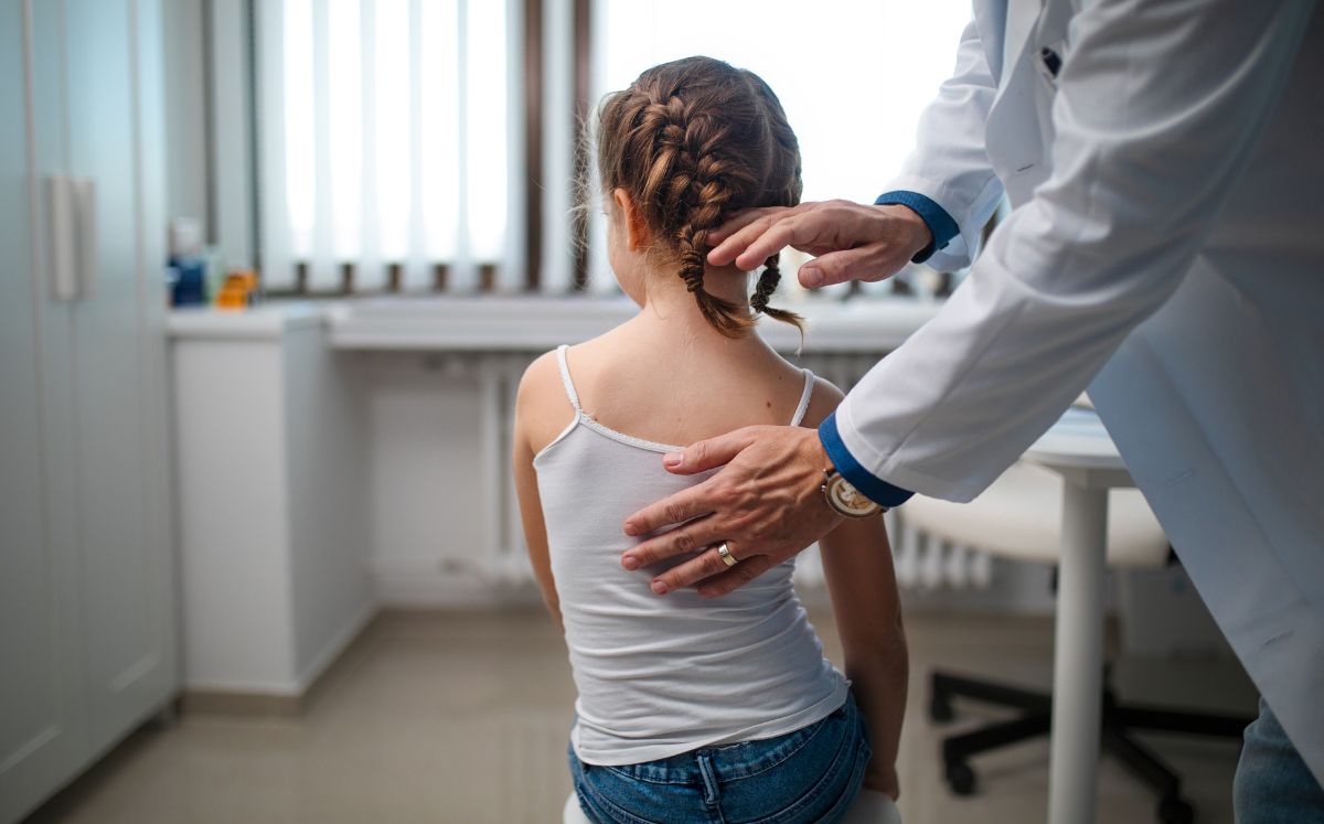 Conoce la tecnología que está cambiando la forma de prevenir problemas ortopédicos en niños (Getty Images)