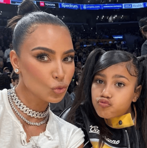 Este es el look de North West a los 12 años que ha desatado críticas en redes sociales (Foto: IG)