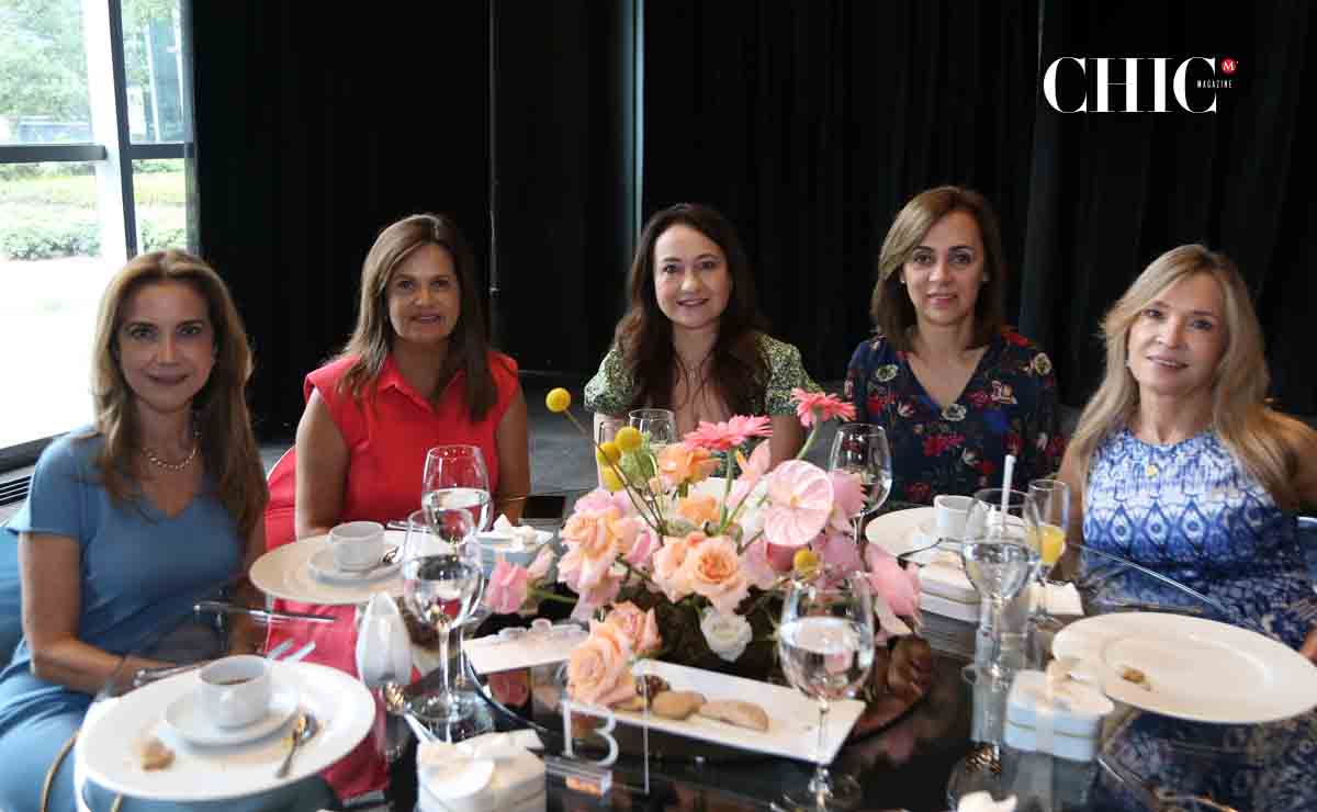 Blanca Hinojosa de Villarreal, Claudia de la Garza de Canales, Lisa Baunueller, Irma Villagas y Claudia de Villarreal / Fotos: Roberto Alvarado