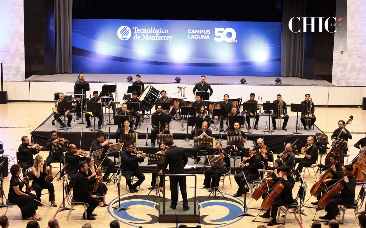 Camerata de Coahuila, bajo la dirección del maestro Ethan Eager