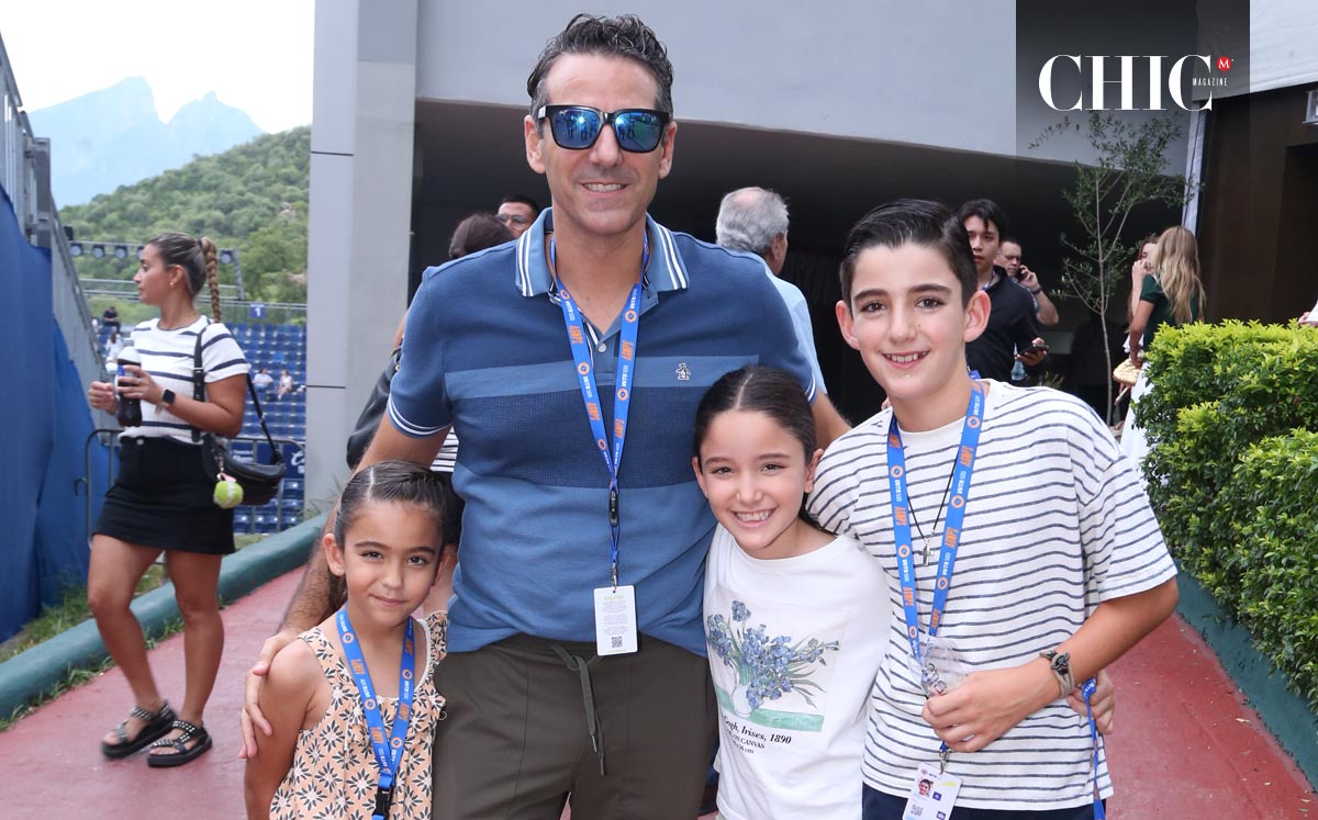 Gonzalo Martínez, Greta Martínez, Loretta Martínez y Gonzalo Martínez