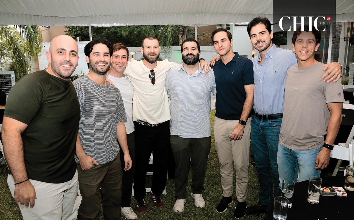 Jorge Manllo, Bernardo Molina, Edmundo Gil, Gabriel Ortiz, Ricardo Moreno, Federico Jiménez, Mauricio Martínez y Pablo Celada