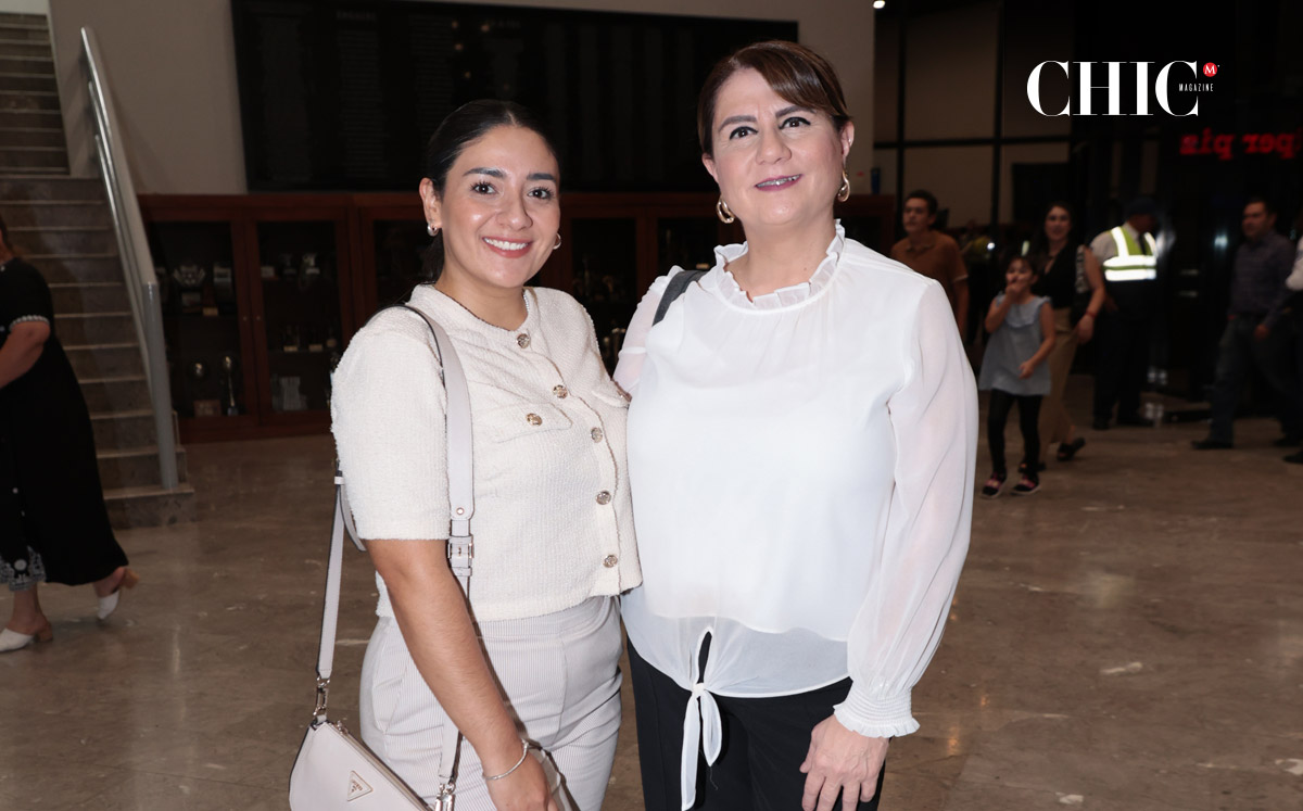 Karol Martínez y Rosa Isela Enríquez